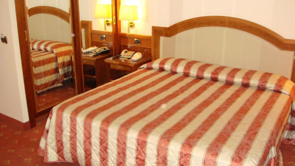 Albergo Corona Domodossola Chambre photo
