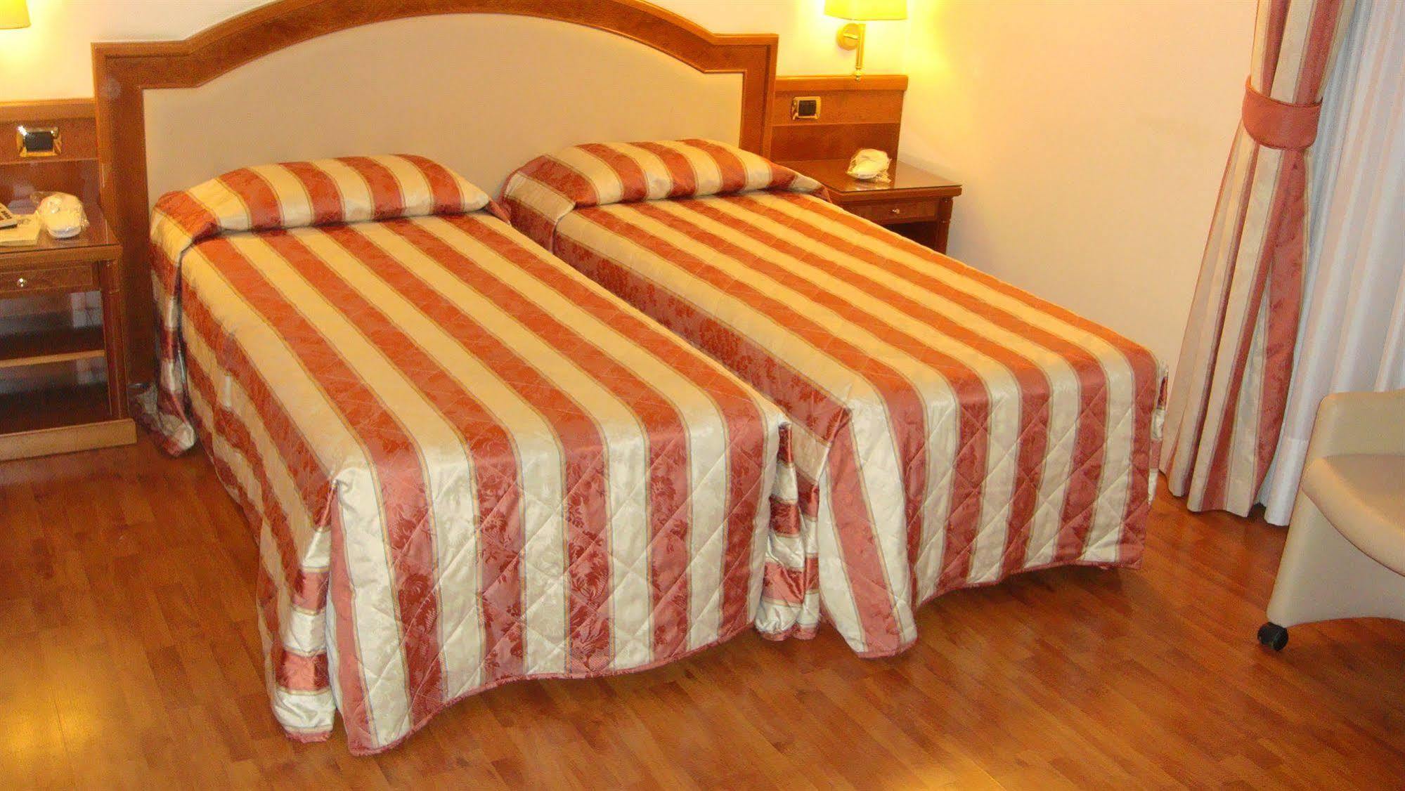 Albergo Corona Domodossola Extérieur photo