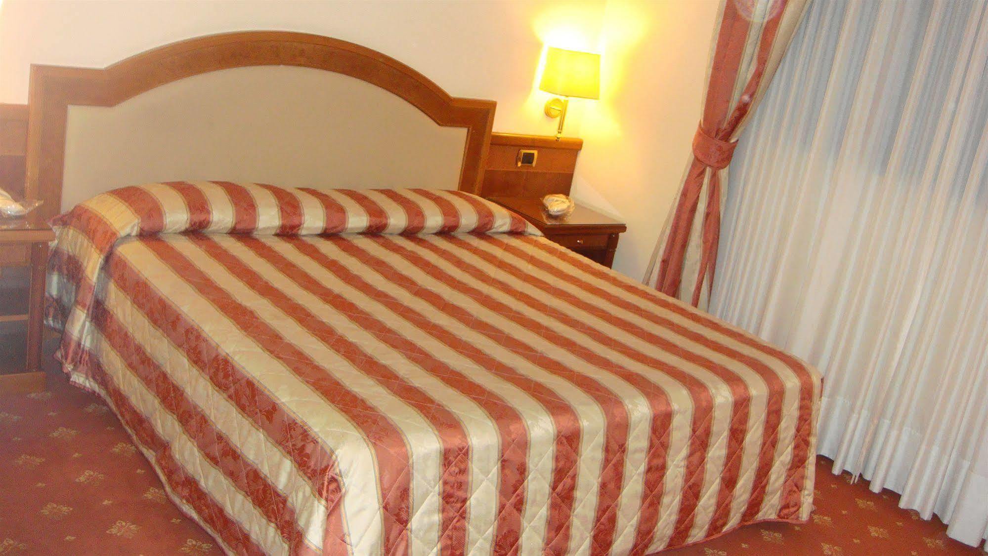 Albergo Corona Domodossola Extérieur photo