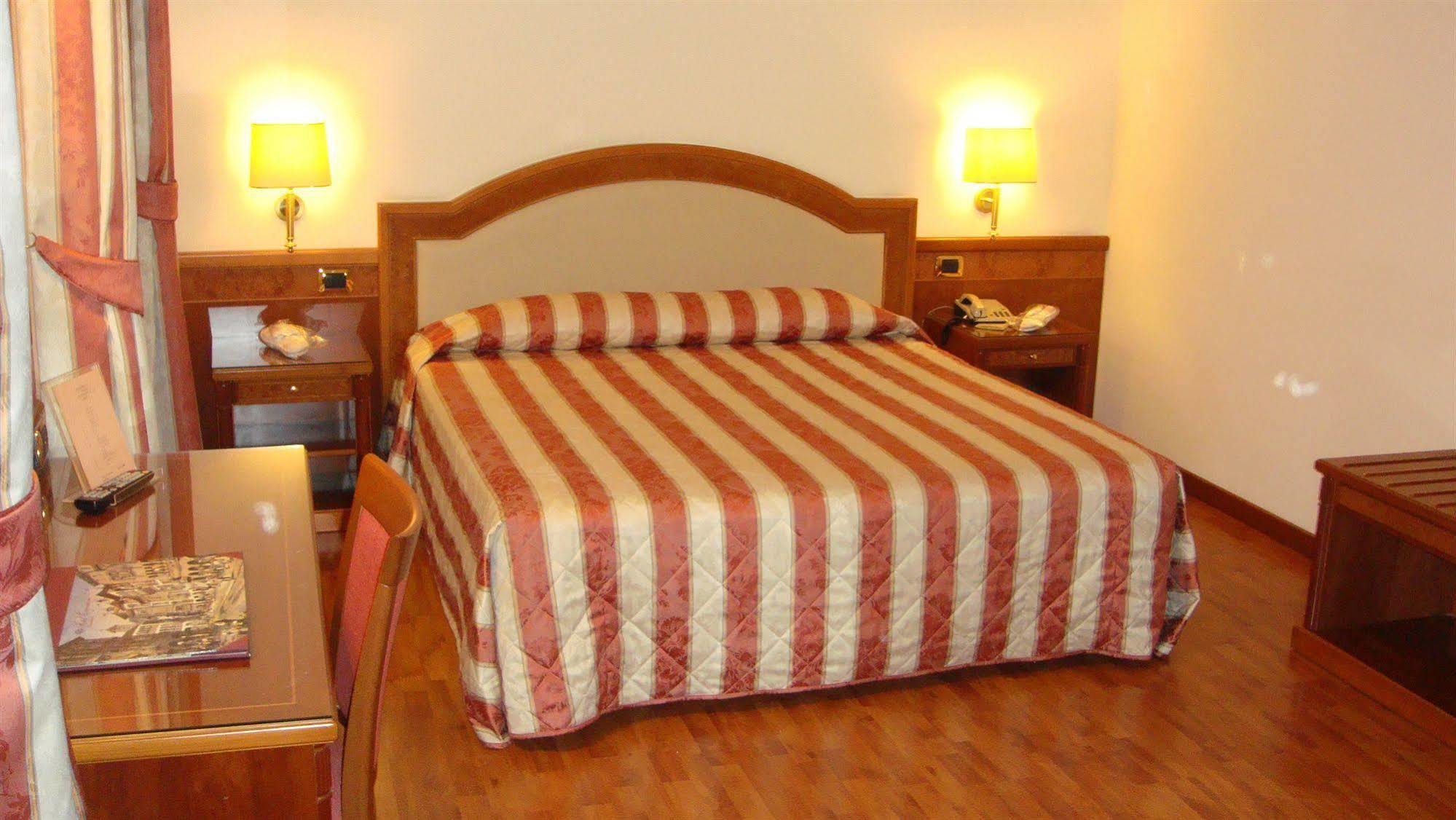 Albergo Corona Domodossola Extérieur photo