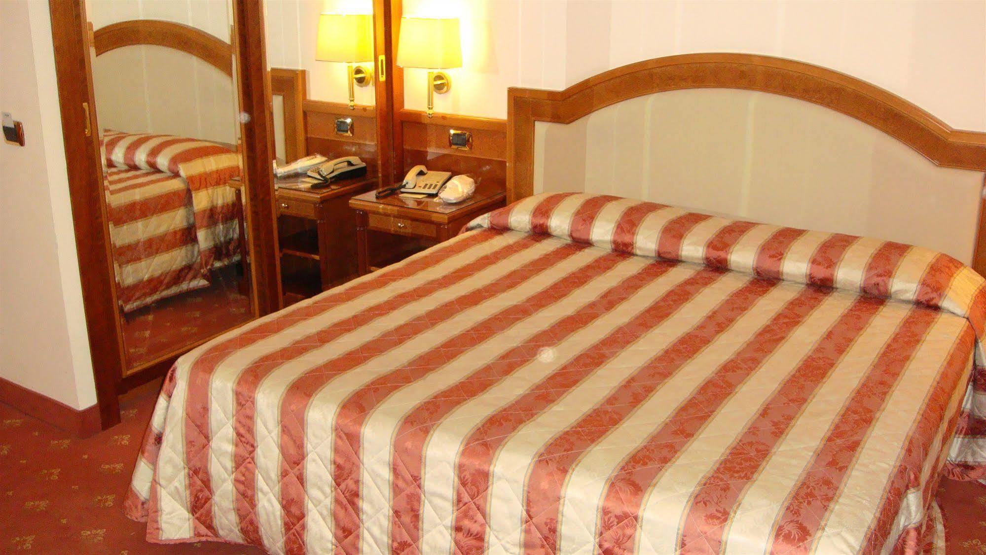 Albergo Corona Domodossola Extérieur photo