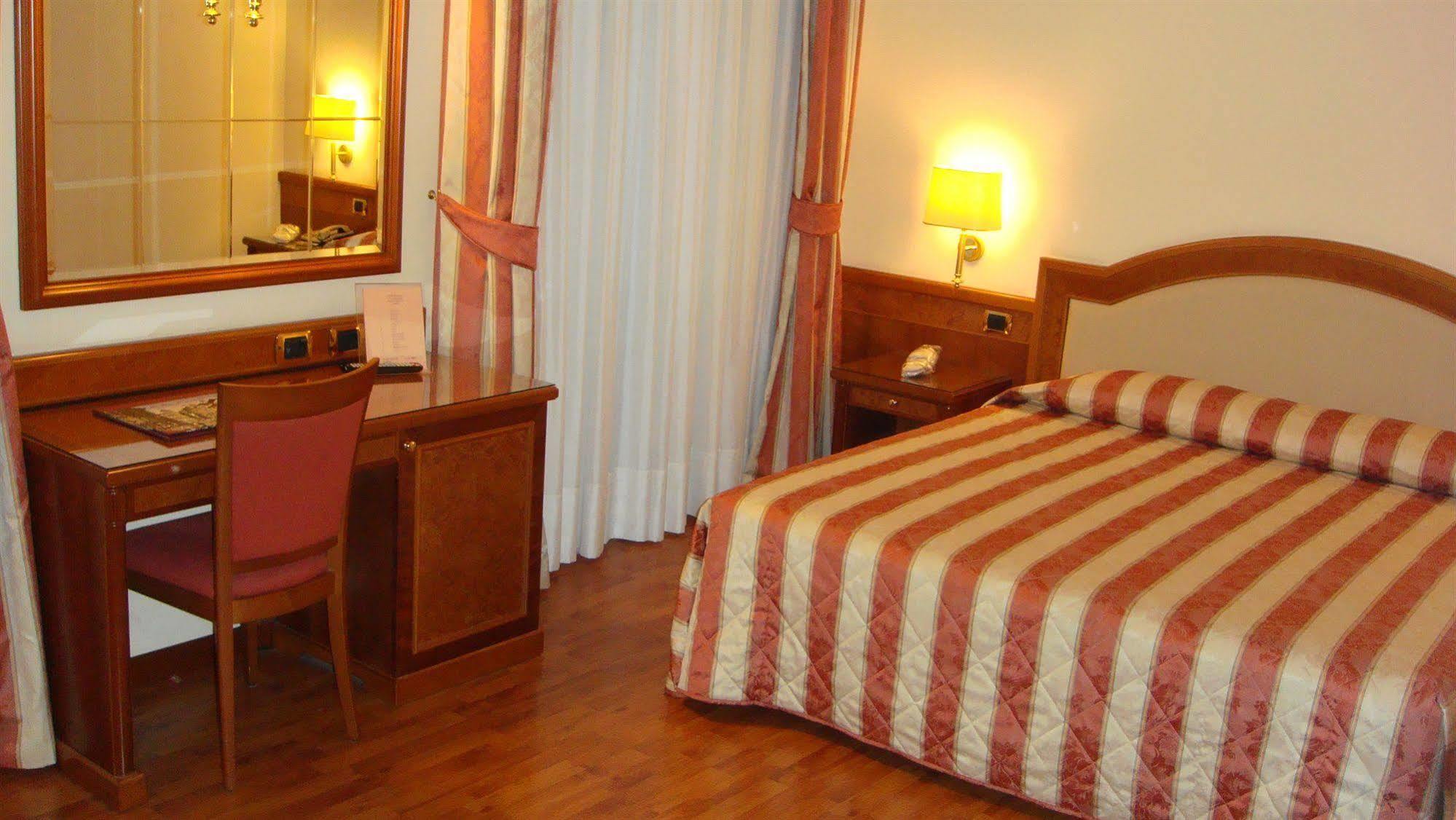 Albergo Corona Domodossola Extérieur photo